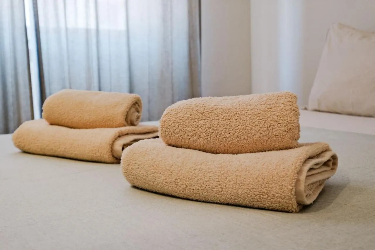 Lovely Studio Fully Equipped Near Subway N8 Lisbon 0*,  Portugal