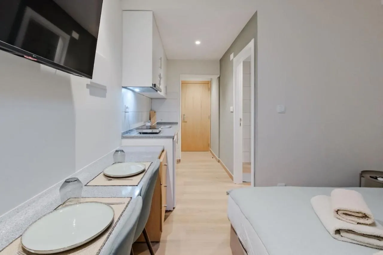 Apartment Lovely Studio Fully Equipped Near Subway N8 Lisbon Portugal