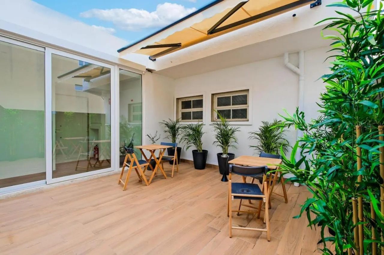 Lovely Studio Fully Equipped Near Subway N8 Lisbon 0*,  Portugal