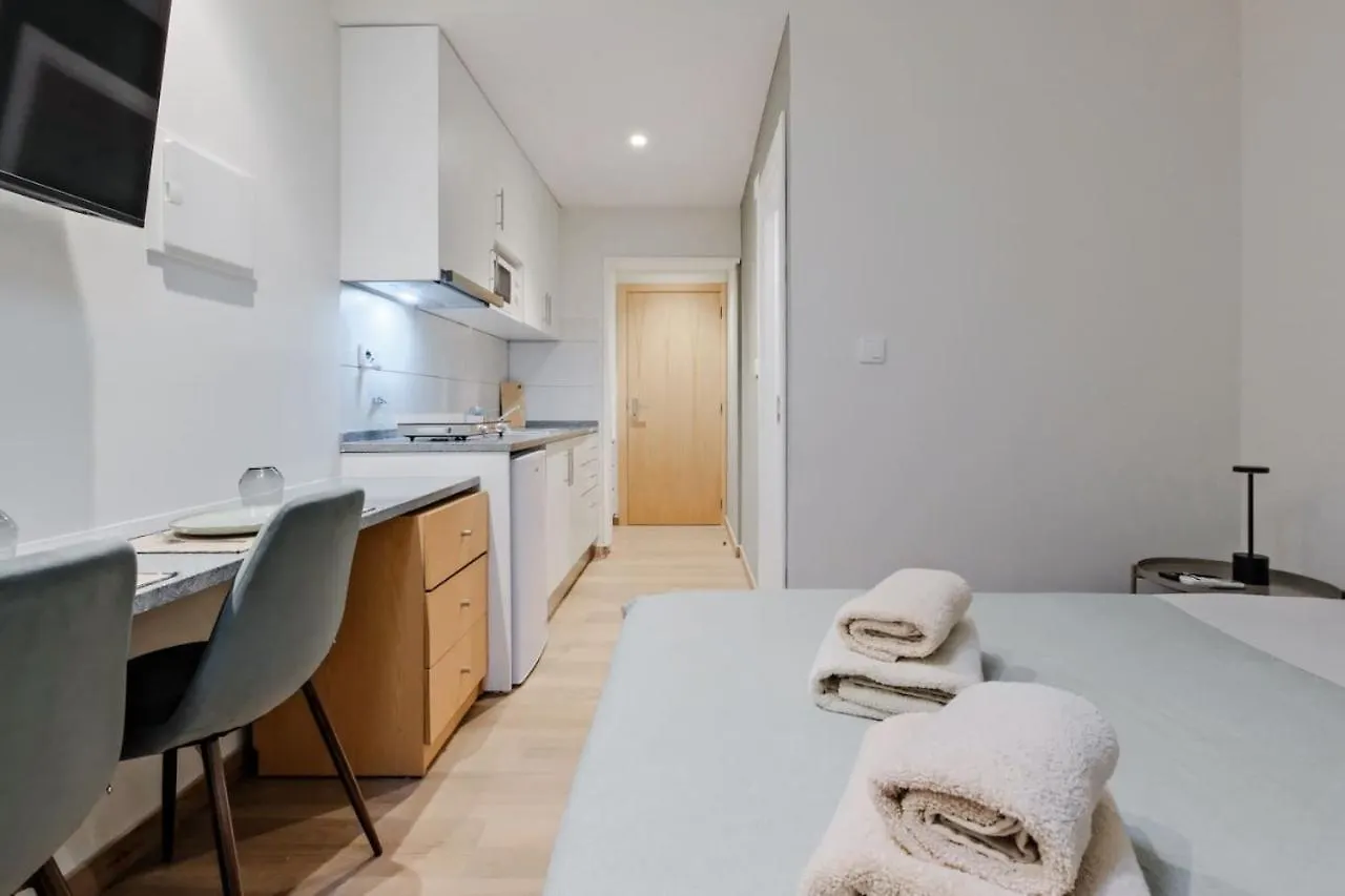 Lovely Studio Fully Equipped Near Subway N8 Lisbon Apartment
